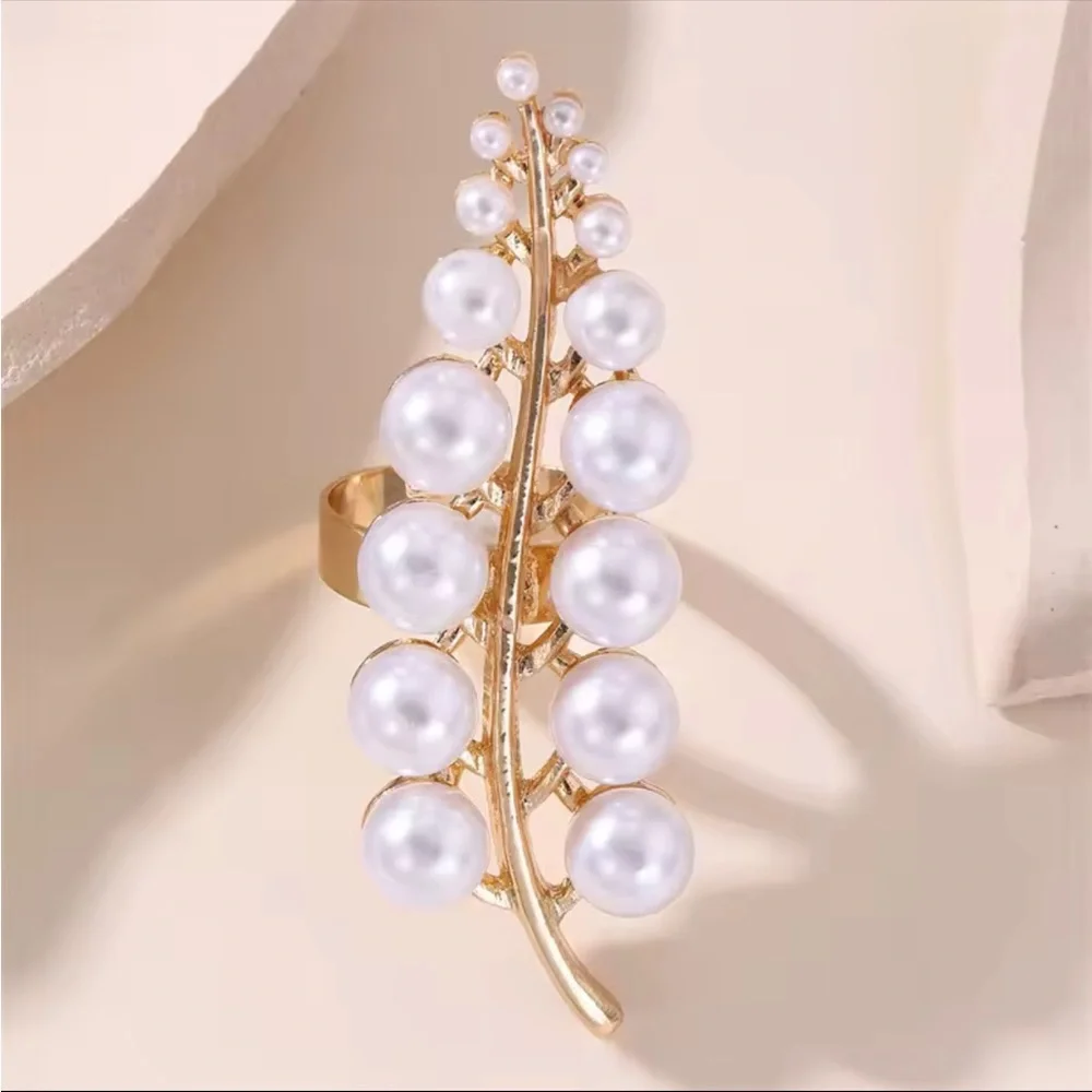 Zara new!!! model adjustable casual leaf Gold and Pearl Women's Ring - Picture 2 of 7